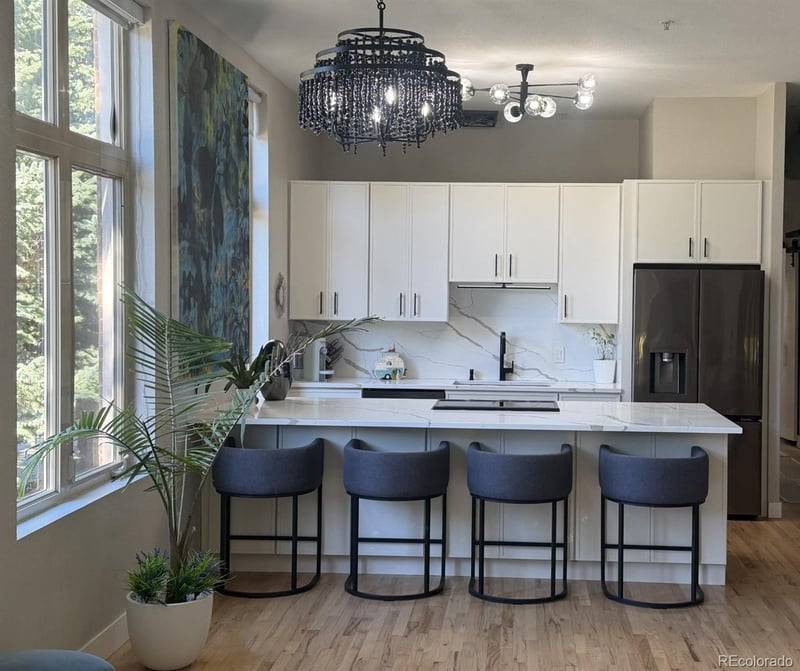 220 Roslyn St #701, Denver, CO 80230