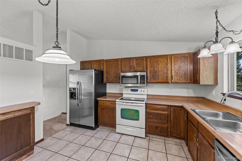 4865 W Old Farm Cir, Colorado Springs, CO 80917