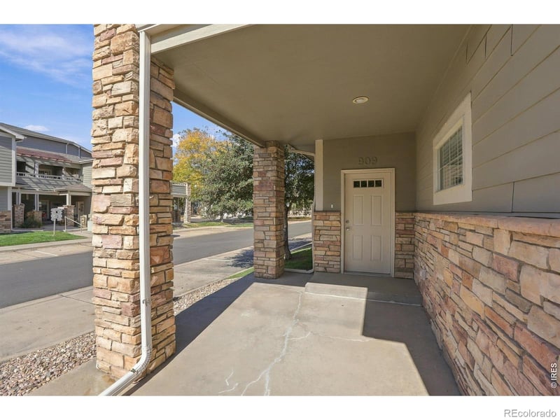 5775 29th St #909, Greeley, CO 80634