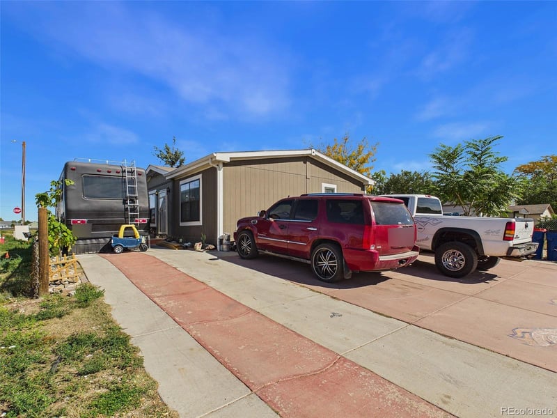 1000 Macdavidson Cir, Dacono, CO 80514