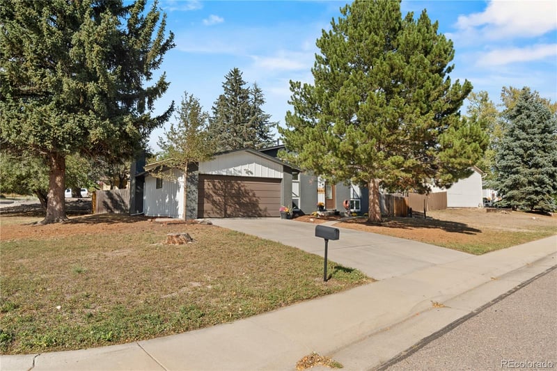 8257 Club Crest Dr, Arvada, CO 80005