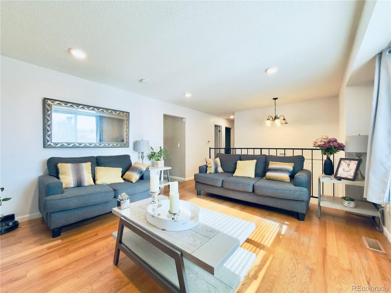 2879 S Memphis St, Aurora, CO 80013