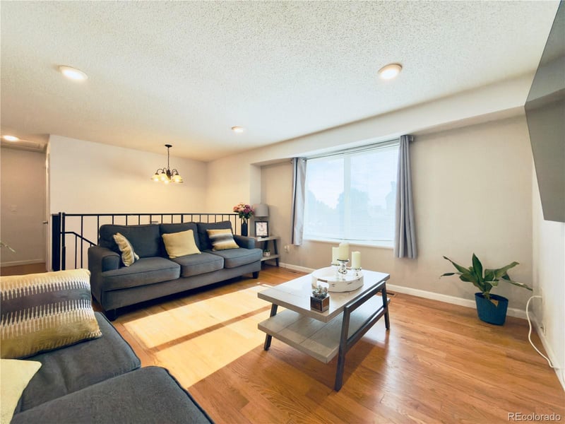 2879 S Memphis St, Aurora, CO 80013