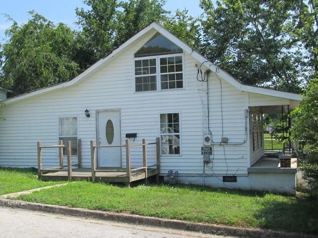 204 First Ave E, Carthage, TN 37030
