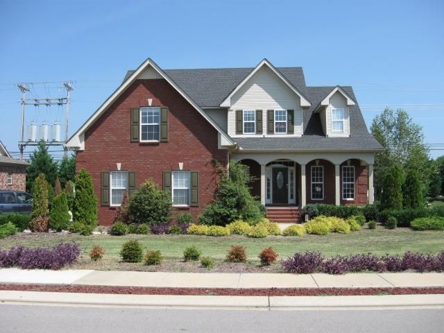 3016 Shady Glen Cir, Murfreesboro, TN 37128