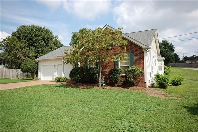 1900 Waxwing Ct, Mount Juliet, TN 37122