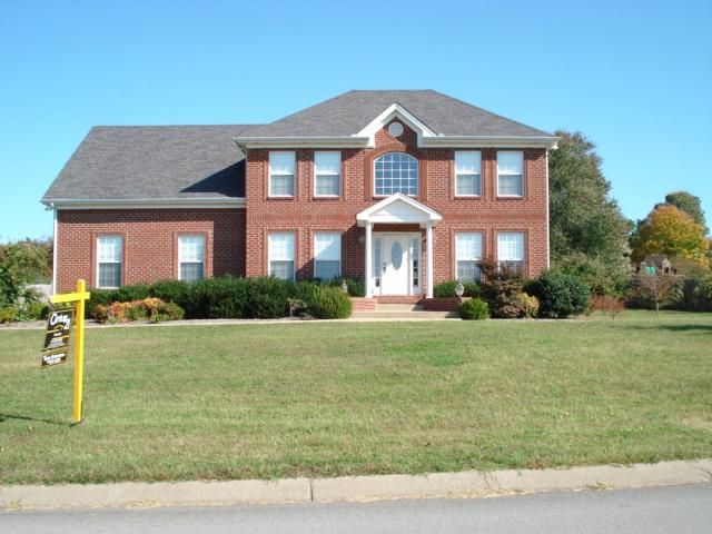 1011 Kacie Dr, Pleasant View, TN 37146