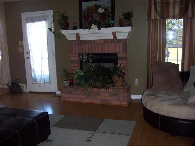 1003 Nikki Dr, Springfield, TN 37172