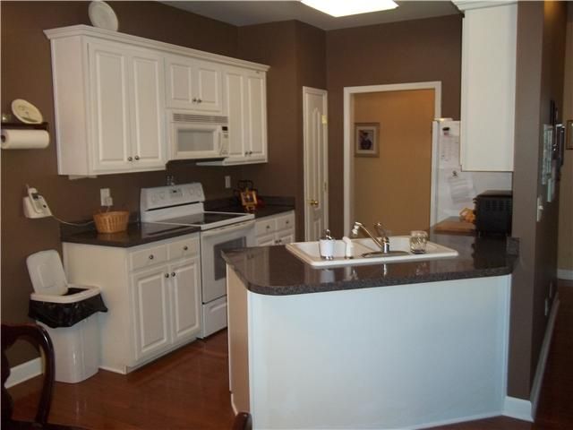 111 Ridgeview Trce, Hendersonville, TN 37075