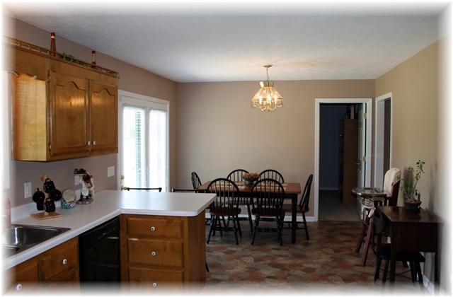 1040 Glennie Lee Dr, Greenbrier, TN 37073