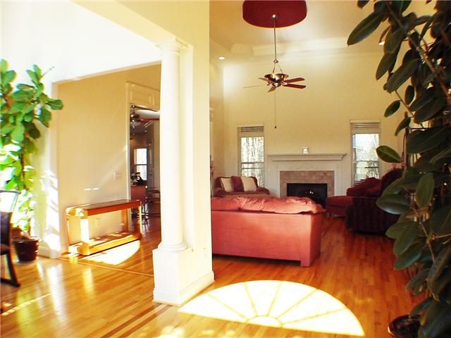 503 Barton Shore Ct, Lebanon, TN 37087