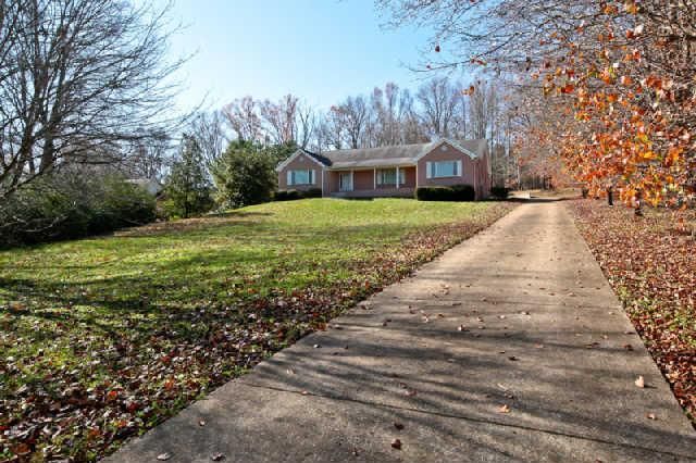 305 Patterson Dr, Columbia, TN 38401