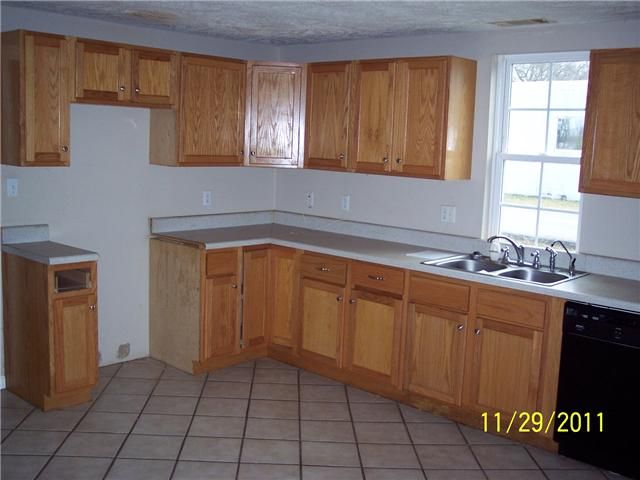 102 Waldron Rd, La Vergne, TN 37086