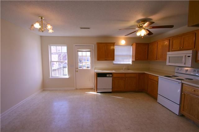 2113 Sulphur Springs Rd, Murfreesboro, TN 37129