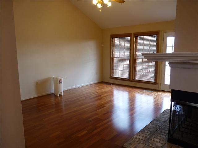6008 Legend Dr, Antioch, TN 37013