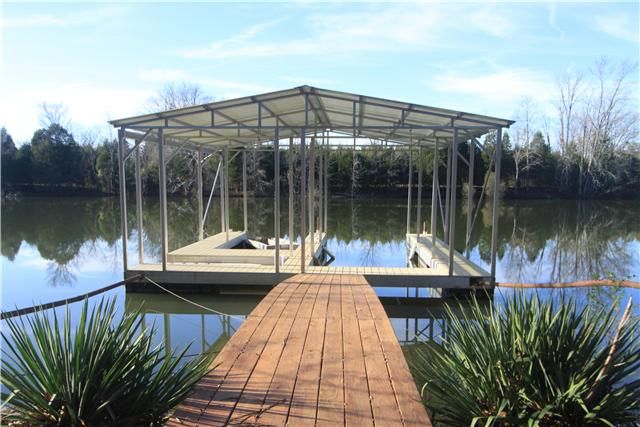 1020 Misty Lake Dr, Lebanon, TN 37087