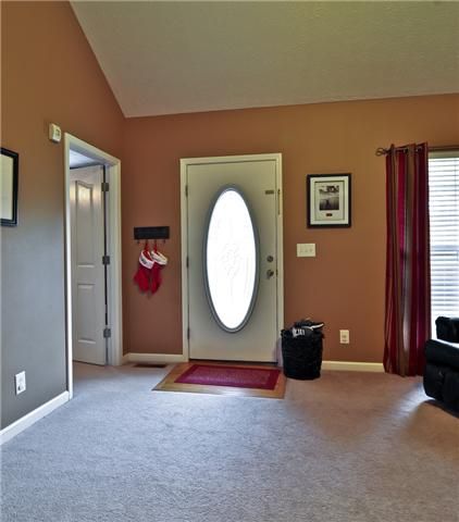 809 Red Hollow Dr, Springfield, TN 37172