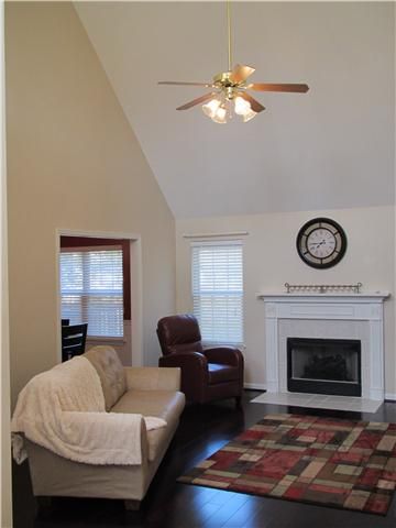 1591 Laurel Ledge Dr, La Vergne, TN 37086