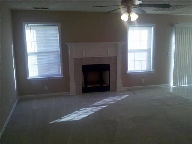 121 Auburn Ct, Murfreesboro, TN 37128