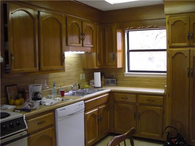 339 Bowling Branch Rd, Cottontown, TN 37048