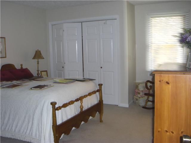 339 Bowling Branch Rd, Cottontown, TN 37048