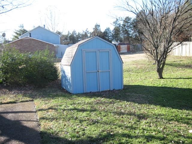 688 Mercer Dr, Hermitage, TN 37076