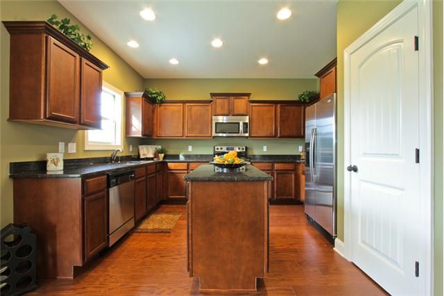 2736 Avington Ct, Murfreesboro, TN 37128