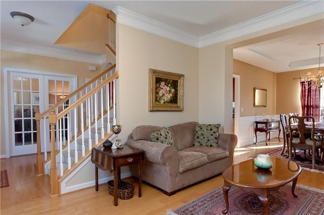7129 Holt Run Dr, Nashville, TN 37211
