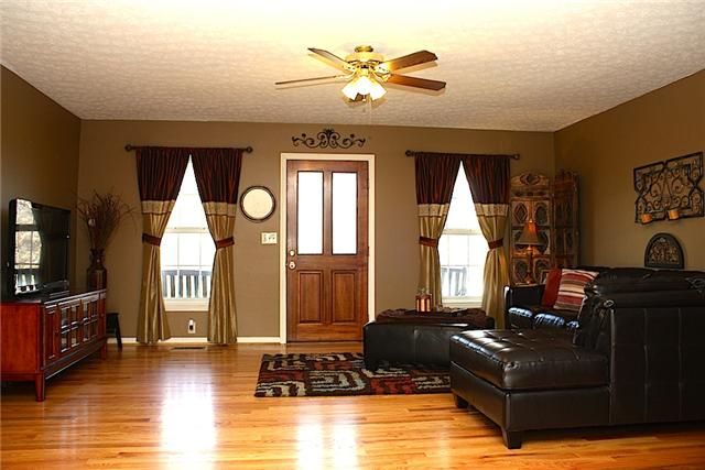 1011 Nikki Dr, Springfield, TN 37172