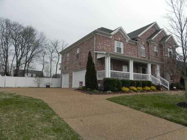 1054 Auldridge Dr, Spring Hill, TN 37174