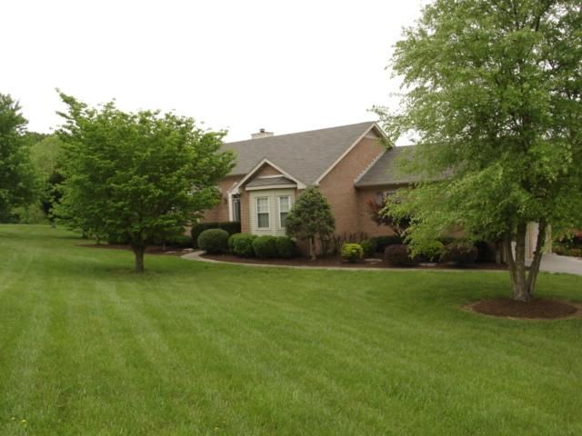6954 Whispering Oaks Dr, Springfield, TN 37172