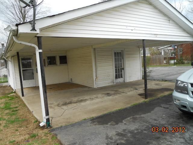 503 N Main St, Dickson, TN 37055
