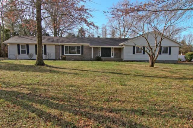 2136 Fox Hill Dr, Murfreesboro, TN 37130
