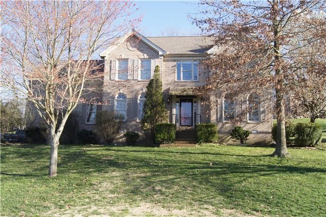 805 Overhills Dr, Old Hickory, TN 37138