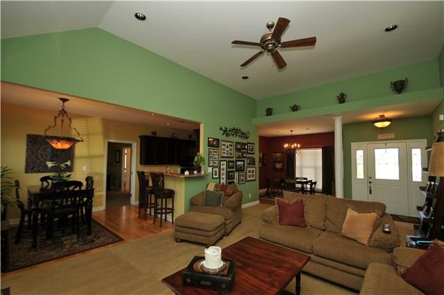 38 Mann Rd, Lebanon, TN 37087