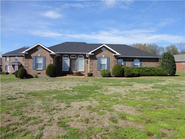 1500 Seminole Cir, Gallatin, TN 37066