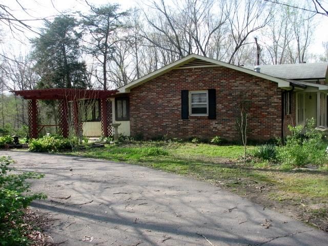 1041 Patterson Dr, Kingston Springs, TN 37082