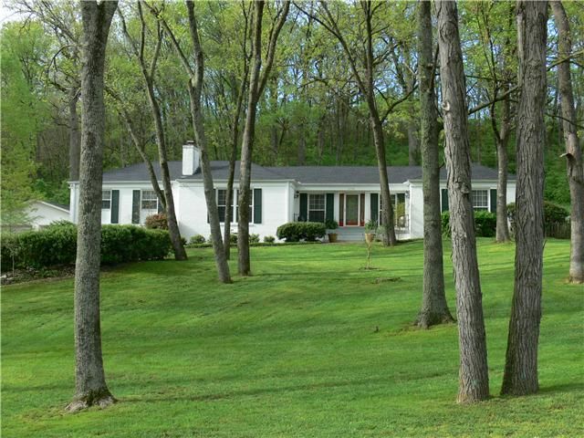 5736 Knob Rd, Nashville, TN 37209