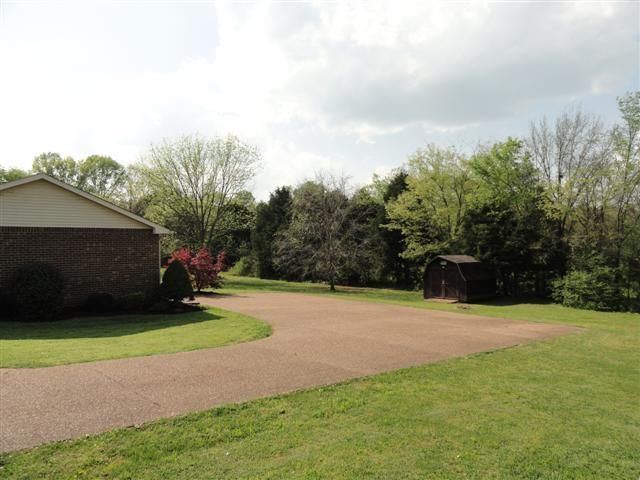 111 Moss Glenn Dr, Lebanon, TN 37090