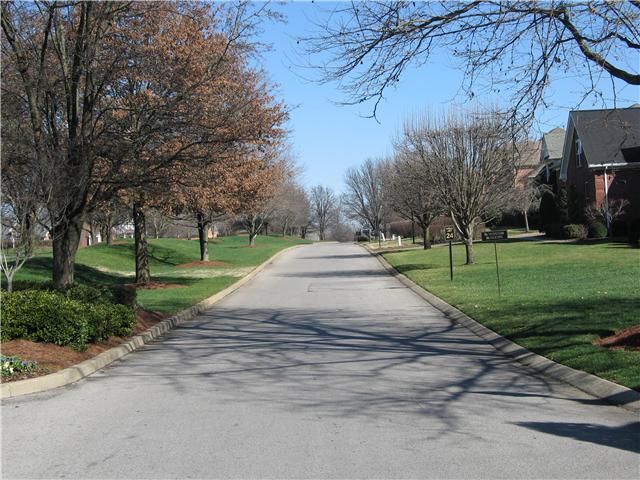 312 Shute Ct, Old Hickory, TN 37138