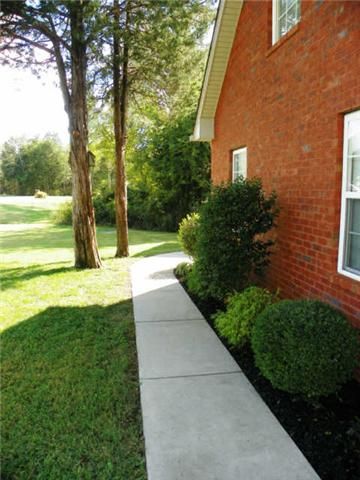 2020 Stone Edge Dr, Lebanon, TN 37090