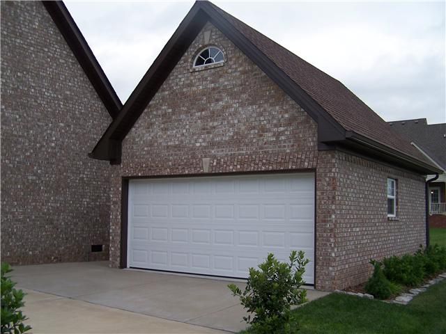 2312 Fox Creek Dr, Murfreesboro, TN 37127