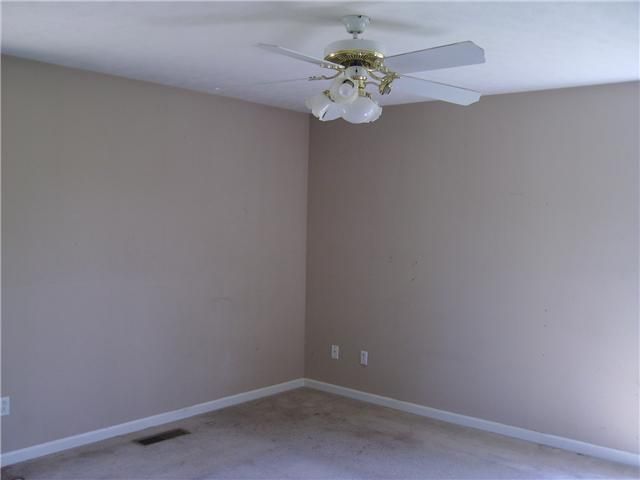 3005 E Stone Creek Trl, Greenbrier, TN 37073