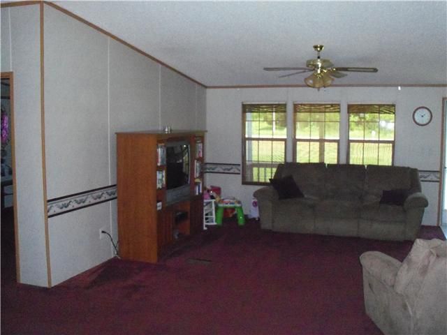 66 Earl Steel Rd E, Brush Creek, TN 38547
