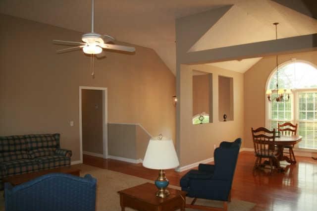 102 Briarcrest Ct E, Hendersonville, TN 37075