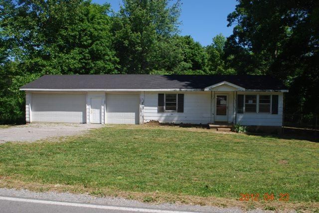6215 Owens Chapel Rd, Springfield, TN 37172