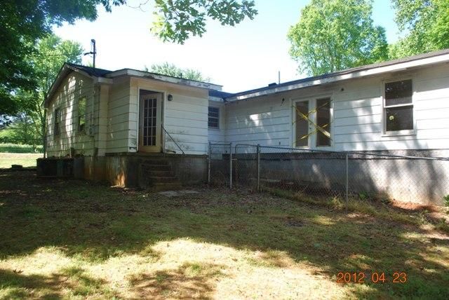 6215 Owens Chapel Rd, Springfield, TN 37172