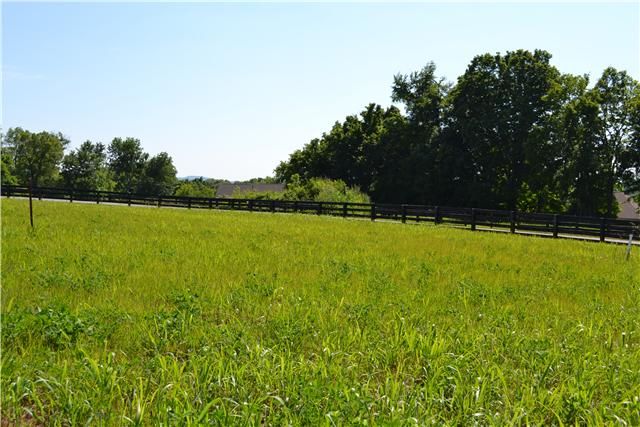 2704 Deer Haven Ct, Franklin, TN 37069