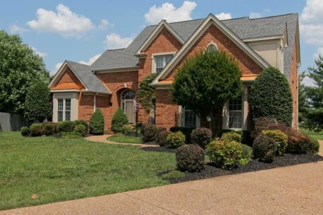 2400 Amber Glen Ct, Murfreesboro, TN 37128