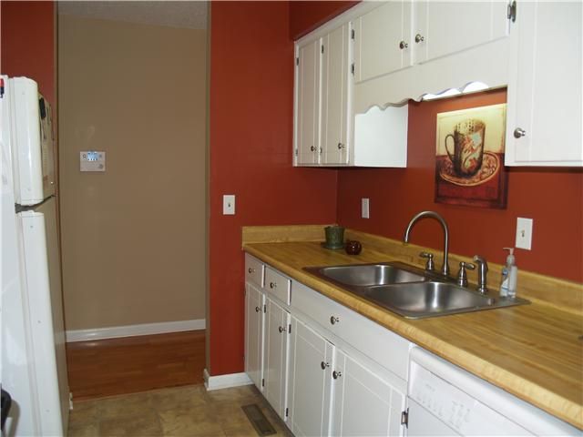 2323 Paddock Dr, Murfreesboro, TN 37128